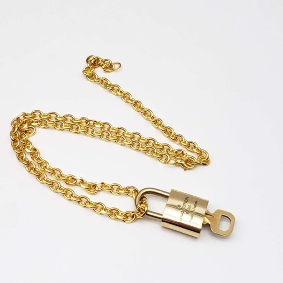 100% Auth Louis Vuitton Lock & Key w/ 18k Gold Plated Chain Necklace - Picture 6 of 9